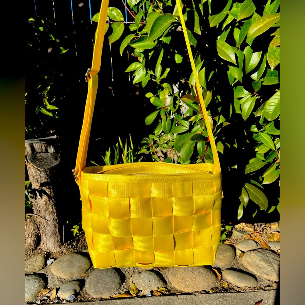 Beautiful BUTTERCUP messanger !